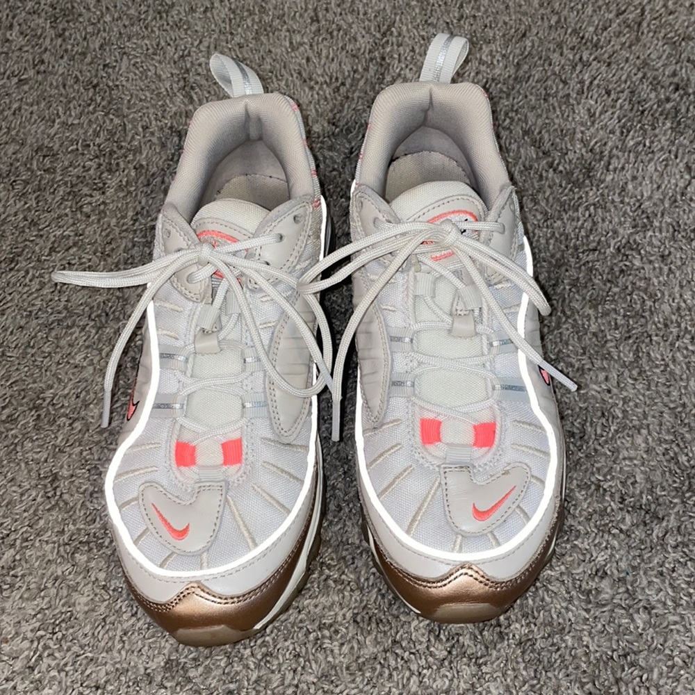 Women’s Nike Air Max Size 7
